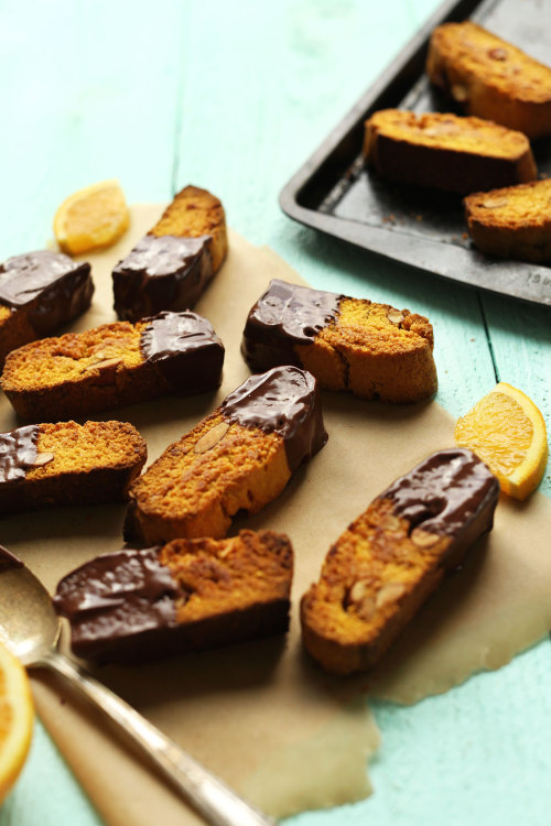 ORANGE ALMOND BISCOTTI (VEGAN)Serves: 15-17Ingredients½ cup (120 g) coconut oil, melted&frac3