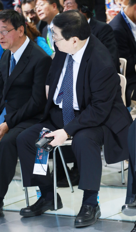 papalone:  原丰田（中国）专务董事佐佐木昭。 Another sexy gentlemen.