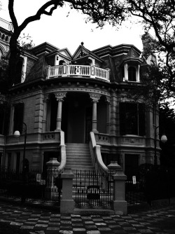 thelilyjean:  um….DREAM HOUSE!!! 