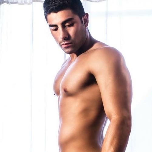 tuopcion0:  maikol1974:  ccpchilean:  fotitosprivadas4recargado:  maikol1974:  vergasyfetichesgay:  Sabroso modelo presumiendo su sexy cuerpazo y deliciosa vergota!   …Para ver mas latinos vergones entra a  vergasyfetichesgay    Yo lo conozco muy bien