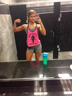 fitnika:  Feeling pretty & strong at