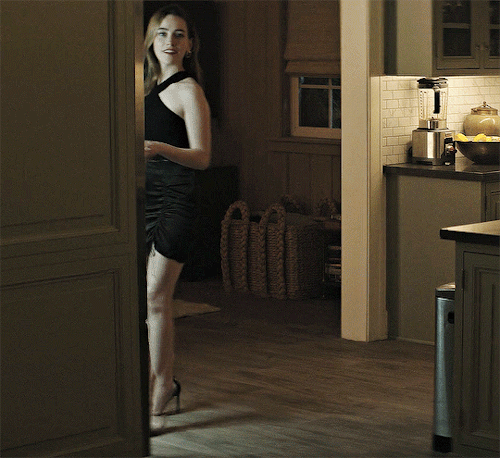 ouijaye:  artofdoubt:Victoria Pedretti as Love Quinn | YOU 3.07 We’re All Mad Here   Love deserved better