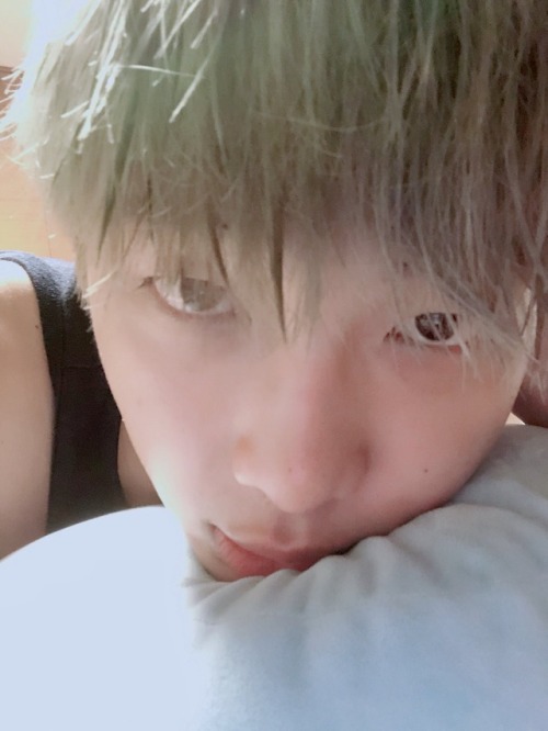 bts-trans:180827 RM’s Tweet행복했어요 aRMy .. ☄️ pic.twitter.com/Lhuw8b6BHsI was happy aRMy .. ☄️Trans cr