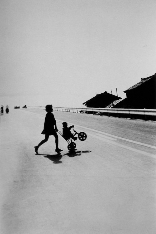 circus-sonata: by Shoji Ueda / 植田正治From the book: Children the Year Around / 童暦 (1960)