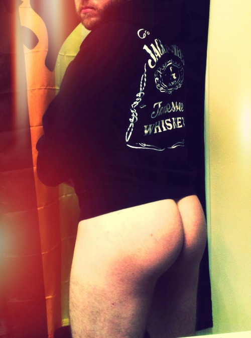 imhereforthemen:  I love me some Jack. I love me some of your booty! (smileycub)