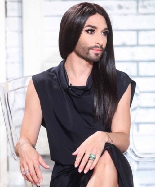 June 27, 2015Conchita at another tv-show at her Poland weekend in an ALEK dress from Wolford and sho