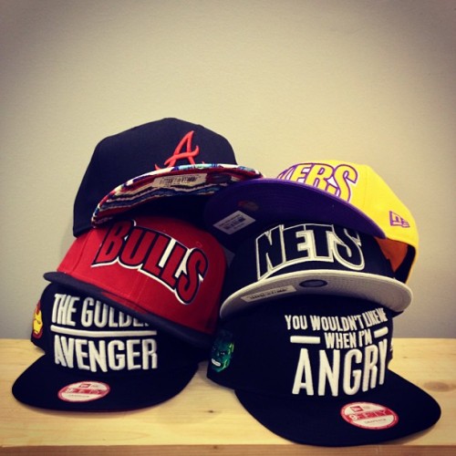yankeeshop:  New Era Summer ‘13 #newera #hulk #ironman #nets #lakers #bulls #atlanta (presso Yankee)