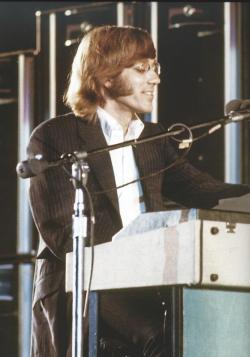 the-golden-ray:  Ray Manzarek  “I’m basically a cocktail jazz kind of pianist.”  