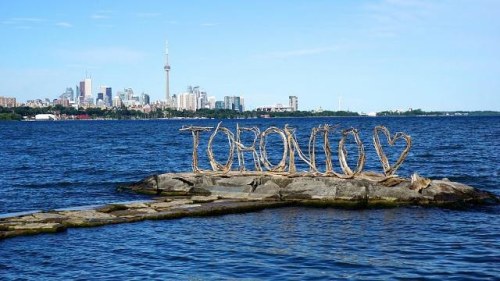 The other TORONTO sign - Image by Craig White via our forum. Use the tag #Urban_Toronto to be featur