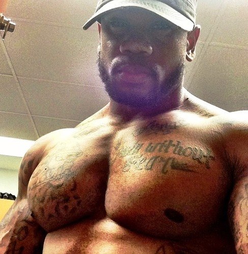 turdlefromdabridge:  He Can Have It Whenever He Want It!!! 