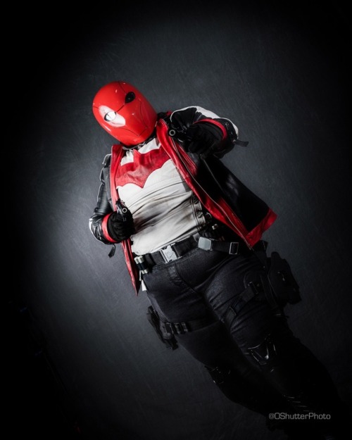 Red Hood photoshoot at Comiccon! Photography by Richard Dufault (oshutterphoto.com)