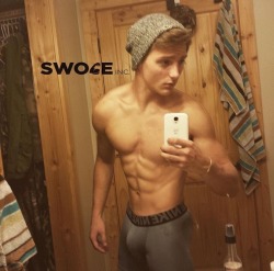 gaytwinkjock: Why are guys who wear Nike so hot?!!