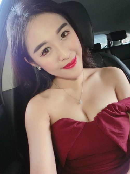sgmyshare: 好好和你们分享他的奶子 part 1