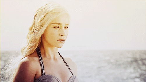 kaaadddy:  Emilia Clarke is so hot 