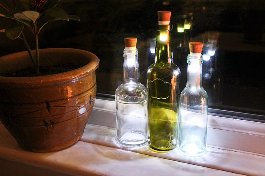 jenniferstolzer:  beben-eleben:  Turn Old Bottles Into Lamps With Rechargeable LED