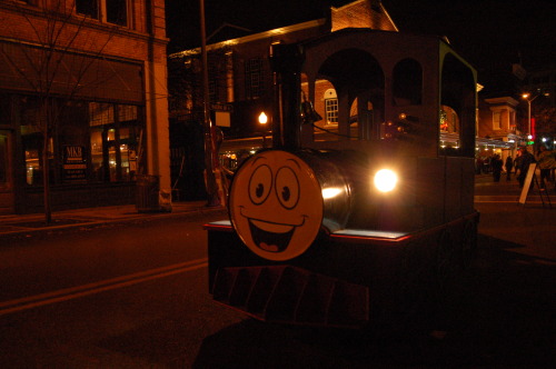 jackalteeth:Can we talk about how this train at the Christmas celebration in our city uses Yes Man&r