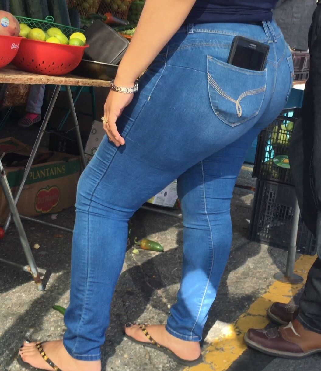 vvillegas1224:  Big ass Latina 🍑