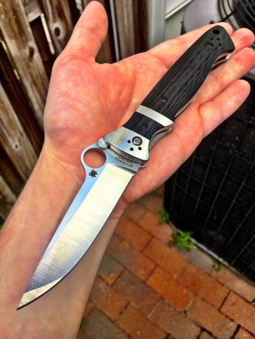 Spyderco Vallotton. Reminds me of switchblades and old Italian Stilettos.