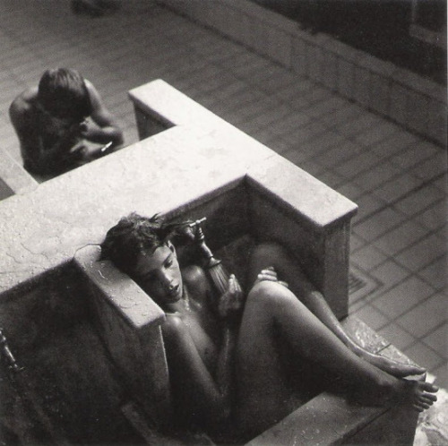 Photo by Hugues de Wurstemberger 1955 - Swiss  Public baths Paris