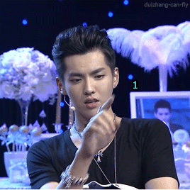 duizhang-can-fly:  When asked whether he had a 6-pack or a flat stomach, he said