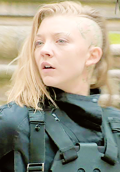 darlingdormer:  New behind-the-scenes photos of Natalie Dormer on the ‘Mockingjay’