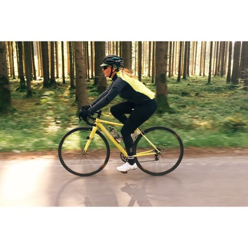 pedalitout: AM ride with @cantinamartina #cyclechicks #cyclelikeagirl by huehnerdisco ift.tt/