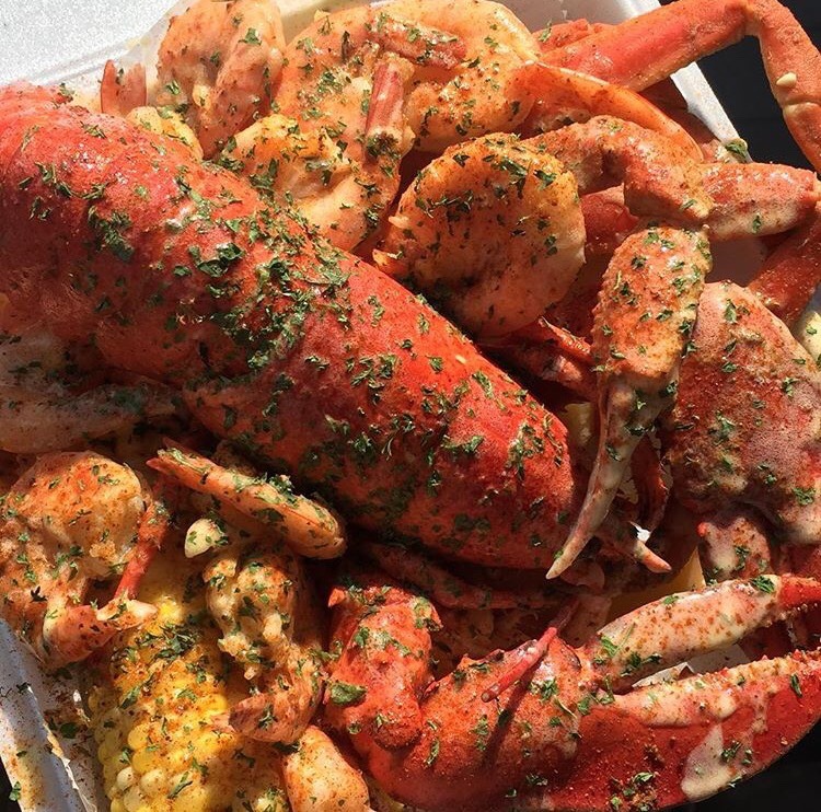 blackgirlsreverything:  black-exchange:  King Crab Atlanta  IG: kingcrabatl  ✨