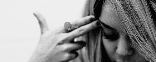 dulldrops:  ill-be-your-king:  - Black and white blog , following back others <3  Ⓐdepression & rebellionⒶ