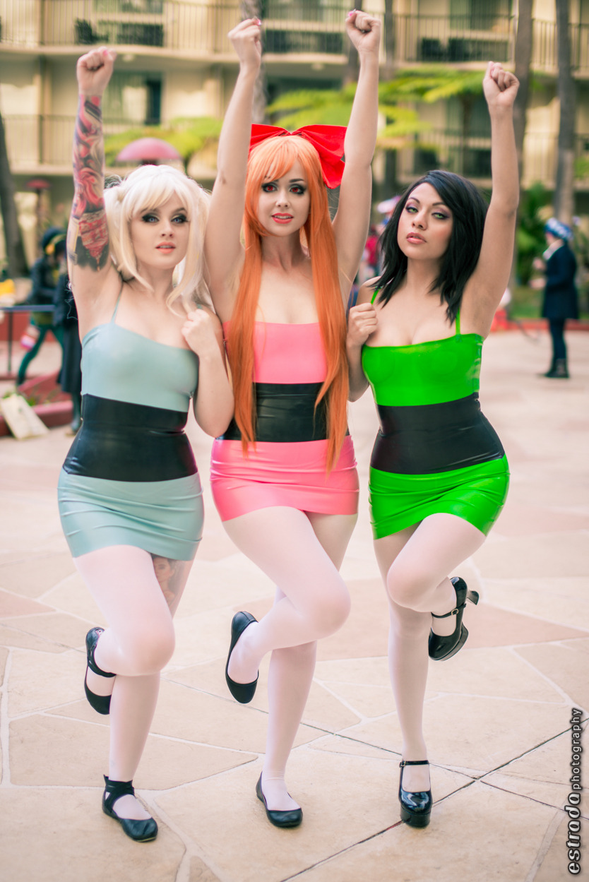 xnickyurinex:  The Powerpuff GirlsPhotographer: Estrada PhotographyCosplayers: Kelly