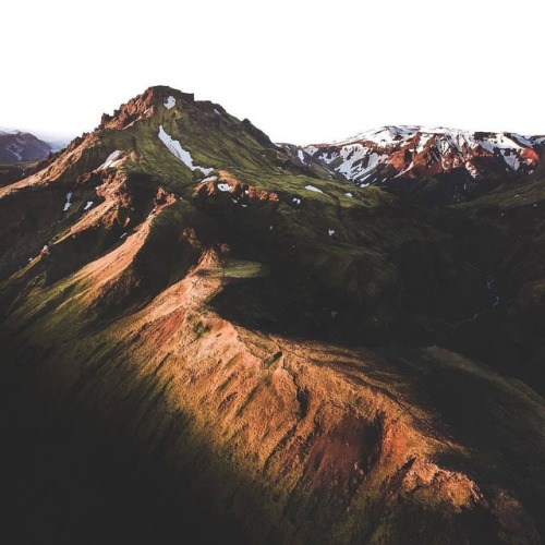 embrace-the-wild: You only live once, but if you do it right, once is enough. Mae West ⛰️ Photo by: 