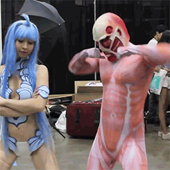 annameii:  killthedemoninsideyou: The Colossal titan knows how to dance   omg this
