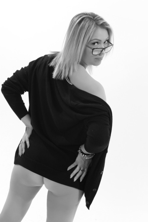 hornyfucker16:Adele sexy as fuck UK MILF Teach-her