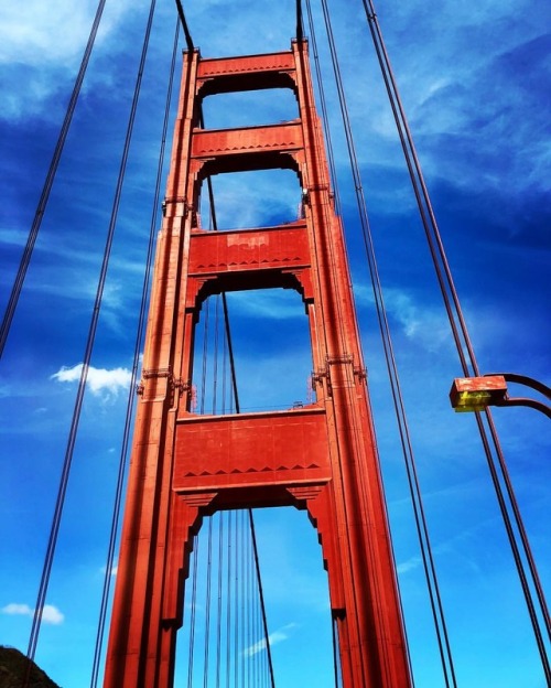 Golden Gate Bridge San Francisco California  (at Golden Gate Bridge) https://www.instagram.com/p/Bodbj_KAQsd/?utm_source=ig_tumblr_share&igshid=1q7taa1mbsz61