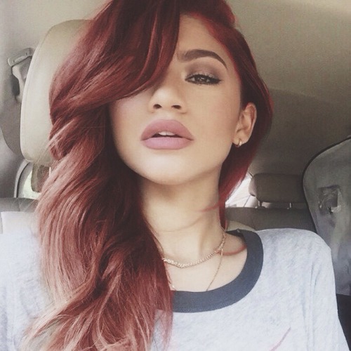 medianrare:maryjanewaston:face it tiger, you just hit the jackpot!zendaya looks good as hell in this