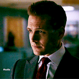 pearsonspecterlitt:  Harvey Specter + drinking 