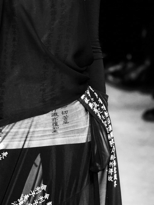 anticlimaxed:  Yohji Yamamoto S/S 2002 