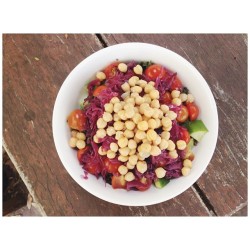 Lunch from earlier was a monster salad made with fresh produce from the market. I love having access to such delicious, healthy food ☺️ {purple kale, cucumber, cherry tomatoes, pickled purple cabbage, chickpeas} ☀️✌️