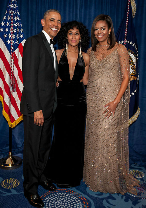 accras:  Tracee Ellis Ross with President Obama and the First Lady at the 2016 WHCD. 