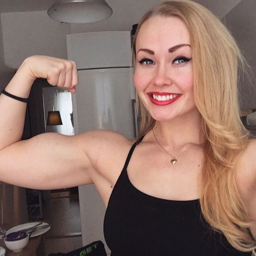 musculargoddesses: Amanda Dabe