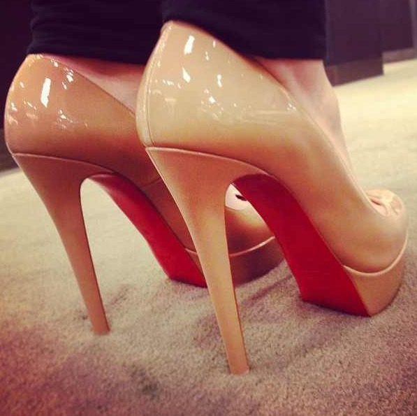 golddiggerr:  http://instagram.com/keepitklassyy 