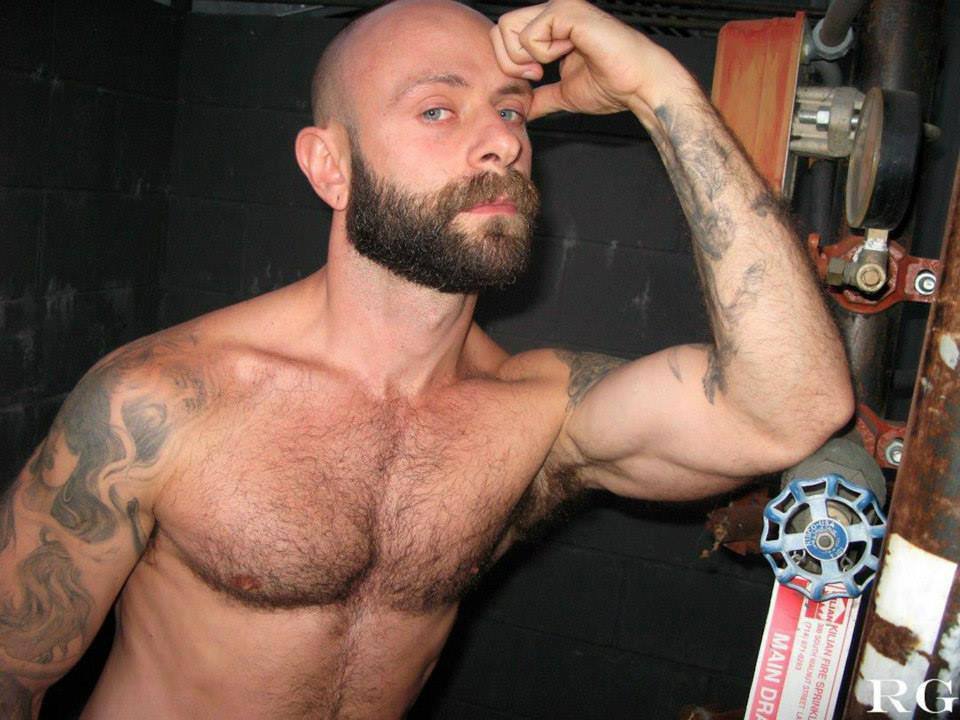 hairygingerman:  Sexy male