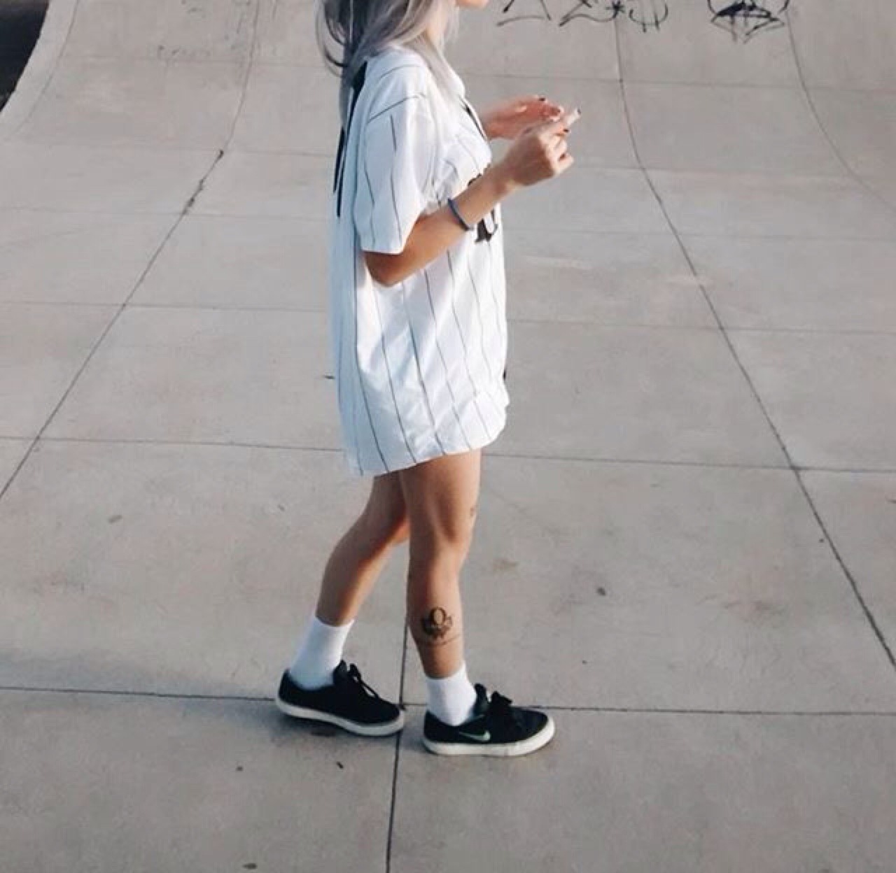☮