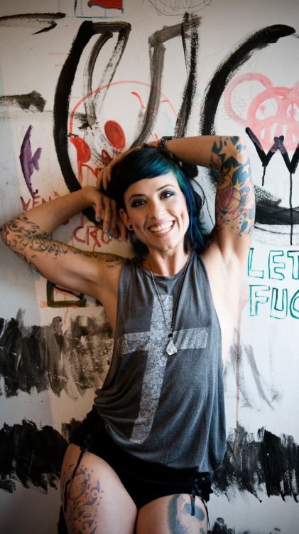 tattooedladiesmetal:  Smash