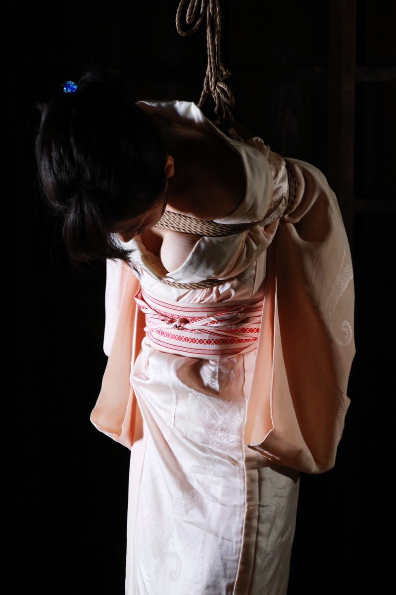 justscreenshots:Shibari Hajime KinokoModel Noir