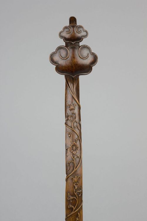 virtual-artifacts: A boxwood double ruyi sceptre Qing Dynasty, 18th Century, China A&amp;J Speel