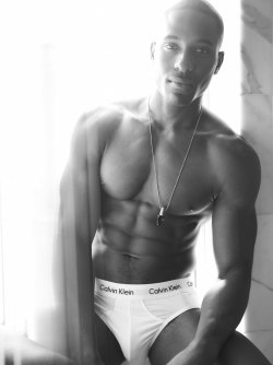 black-boys:  Damien Davis at Red NYC