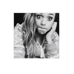 blowesjobs:       (✿◠‿◠) Lottie Tomlinson  