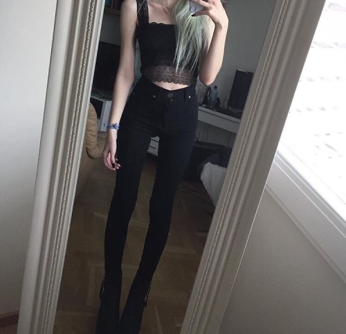 windedwounded2: tenderxslender: lol.ivi on istagram is unreal Thinspo blog