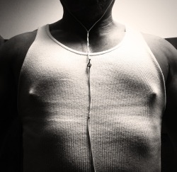 smoothmuscledad808:  My nipples after chest workout at 24 Mililani. Pls reblog if you love nippleplay too. Thanks