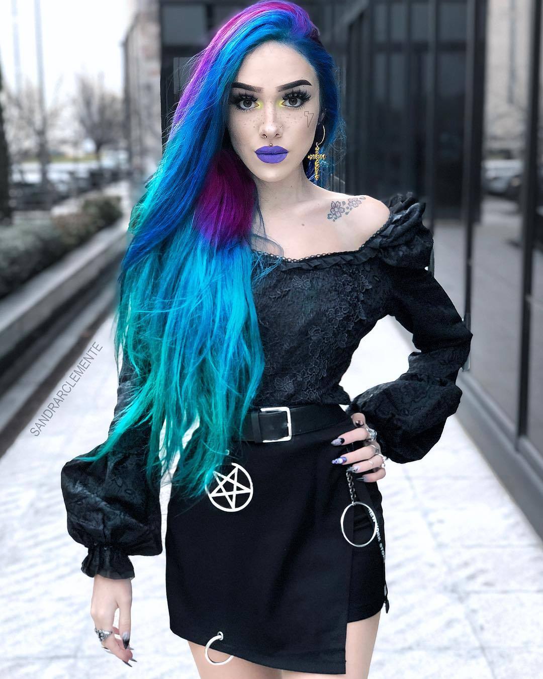 poisonnightmares:  https://www.instagram.com/sandrarclemente/